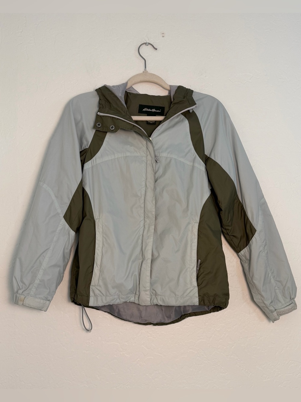 Eddie Bauer Women's XS Windbreaker hoodie Jacket Green/Light Gray Lightweight